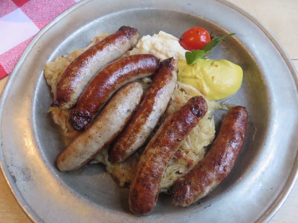 bratwürste mit kraut